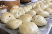 包子开裂发黄？掌握这几点，做出白白胖胖又光滑的包子！