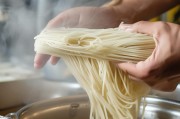 米线怎么煮才能不断？掌握这三个技巧，口感爽滑不碎断