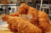 炸鸡腿的终极指南，如何让鸡腿外酥里嫩，炸得恰到好处！