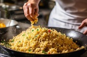 蛋炒饭的黄金法则，如何炒出金黄诱人的蛋炒饭？