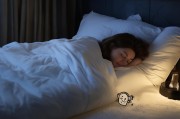 晚上被吵醒总睡不好？别让睡眠不足成为意外怀孕的隐形推手