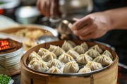 生汆丸子的弹脆秘诀，从选料到火候的完美掌控
