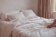 告别乱糟糟，轻松掌握整理床铺的秘诀，打造舒适睡眠空间